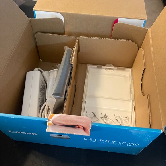 CANON Selphy CP760 Compact Photo Printer 4 x 6 - Open Box addl ink & paper (130) - Picture 2 of 5